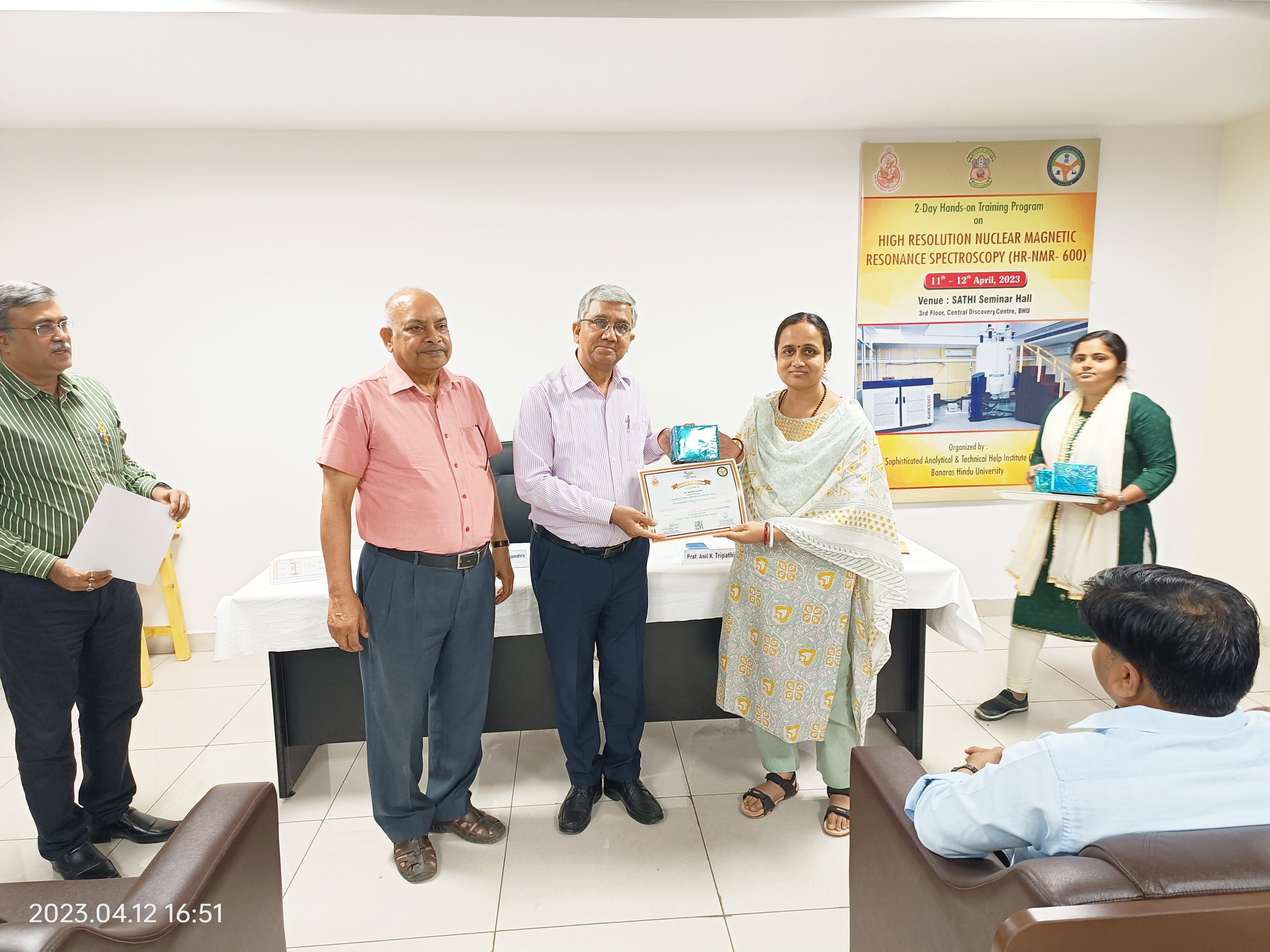A token memento given to Dr. Manasi Ghosh for his contribution as a Resource person by Prof. Anil K. Tripathi, Coordinator, SATHI-BHU & Director, ISc, BHU 